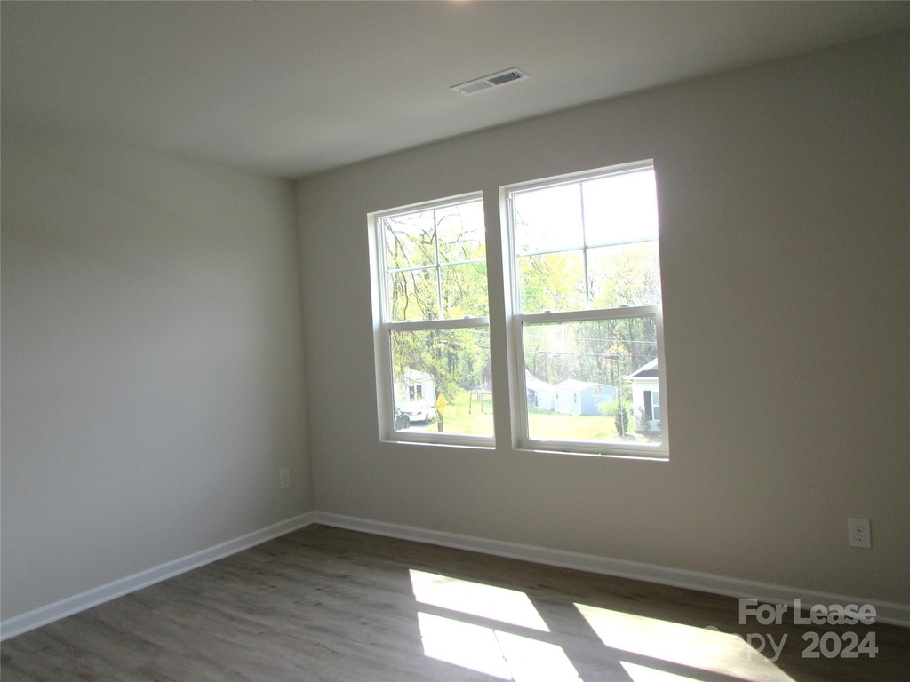 428 Ridge Avenue - Photo 7