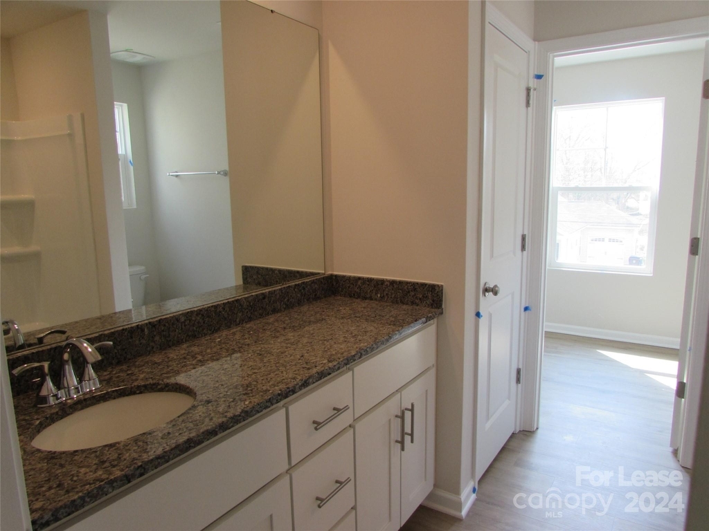 428 Ridge Avenue - Photo 5