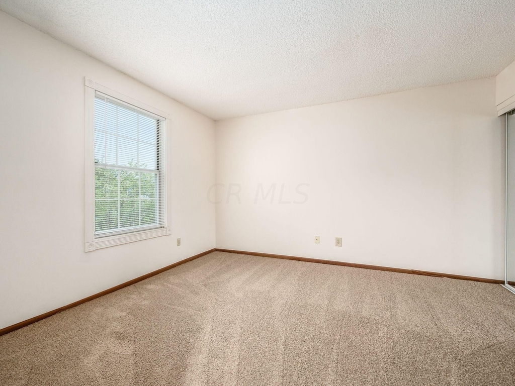 4901 Singleton Drive - Photo 5