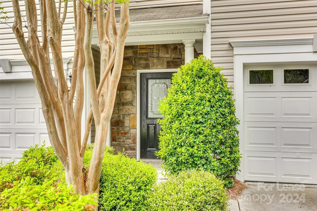 1900 Travertine Lane - Photo 1