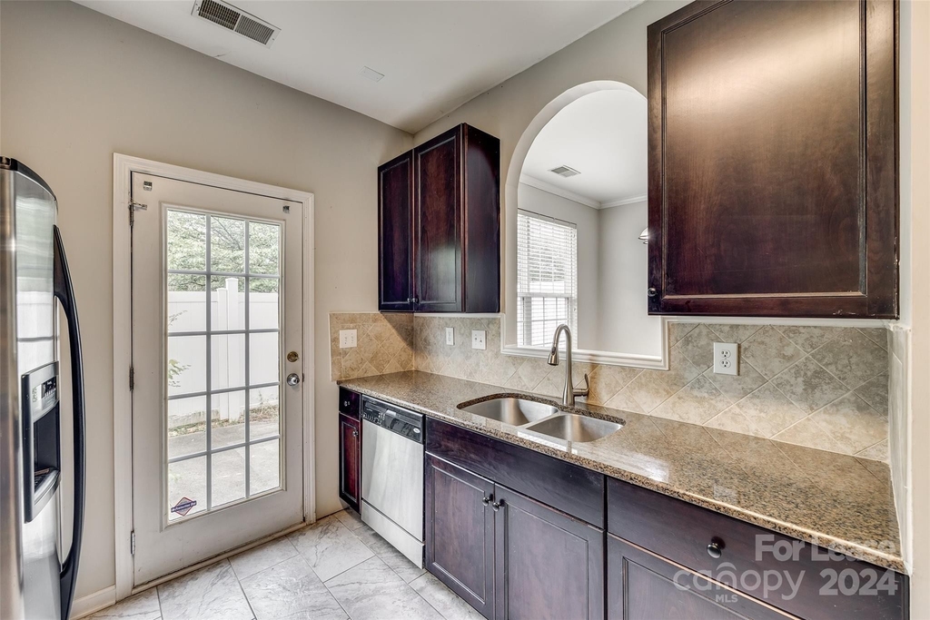 1900 Travertine Lane - Photo 10