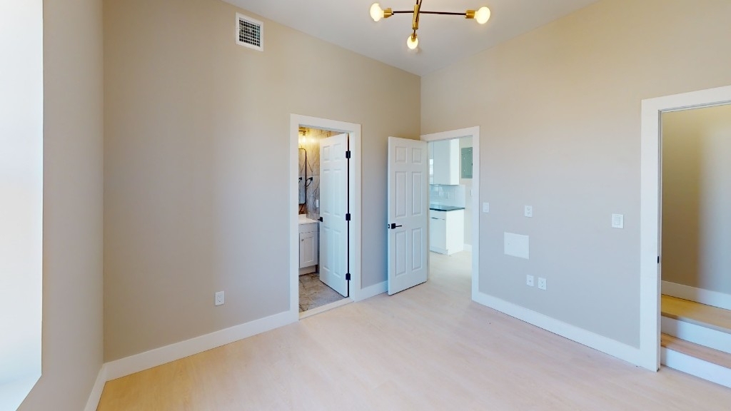 2076 East 17th Street - Photo 5