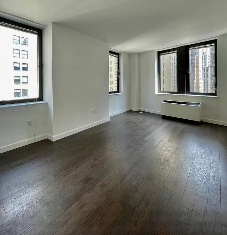 100 Maiden Lane - Photo 2