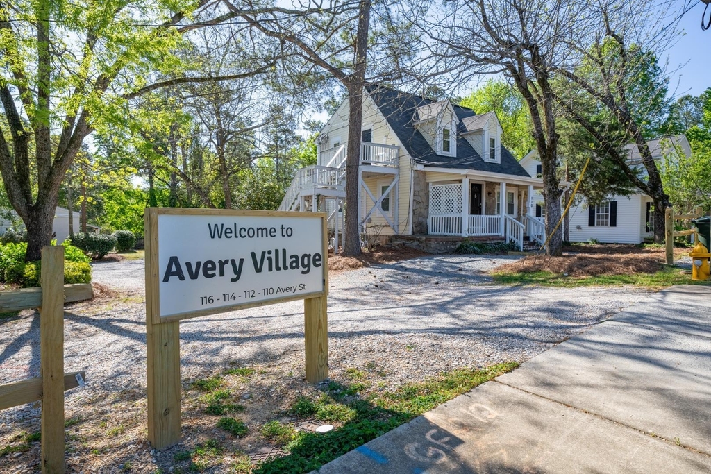 114 Avery Street - Photo 8