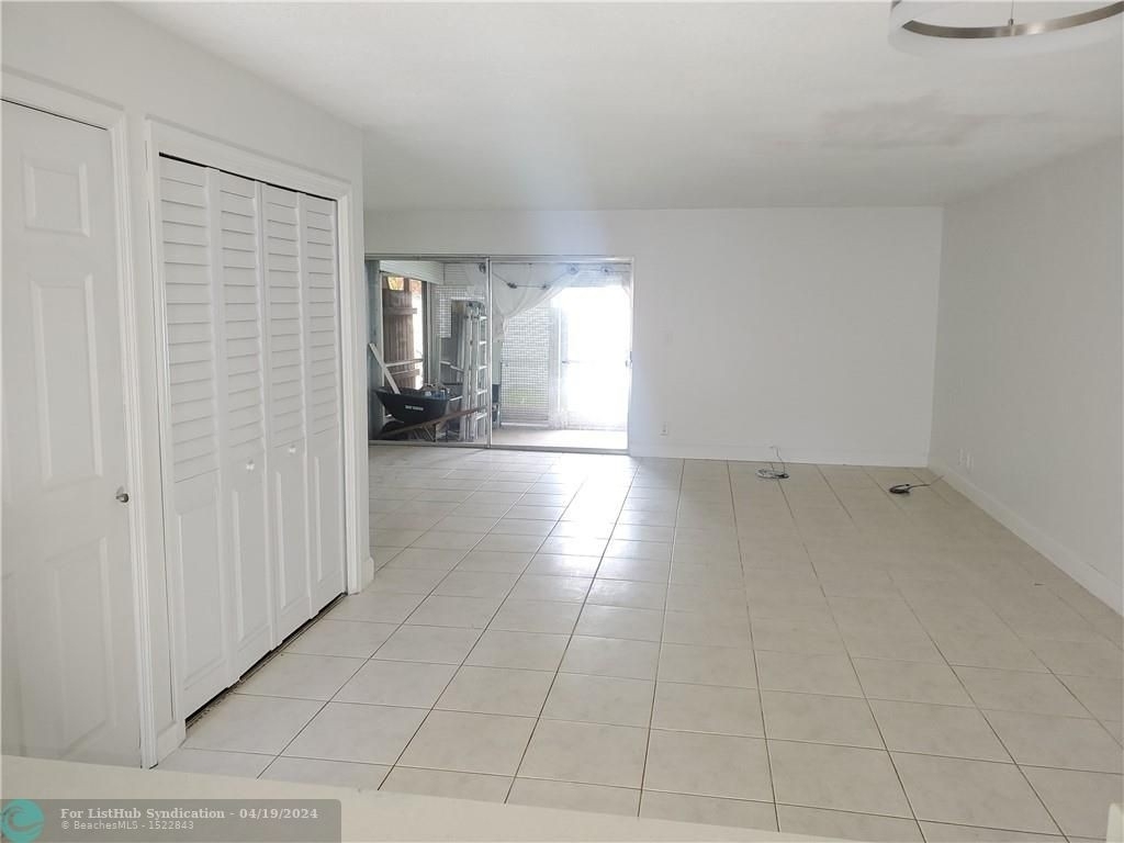 2945 Nw 68th St - Photo 3
