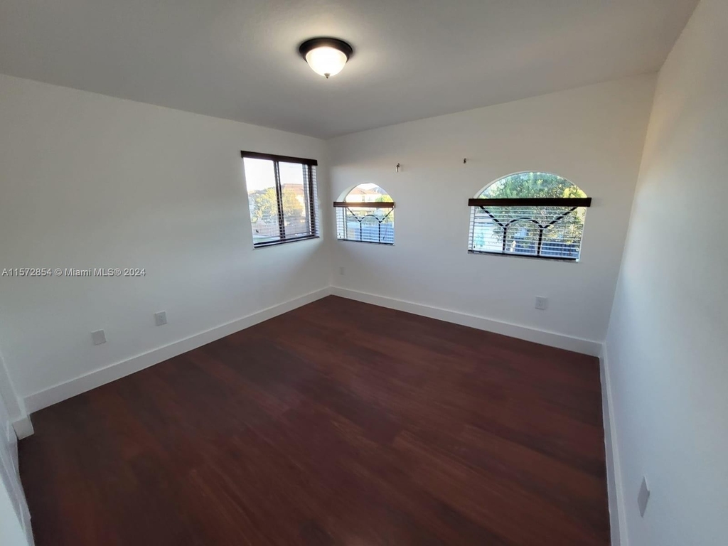 10949 Sw 226th Ter - Photo 11