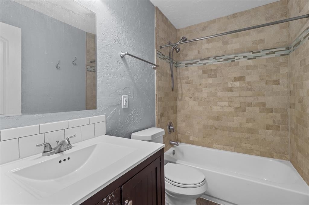 1023 W Bullock Street - Photo 8