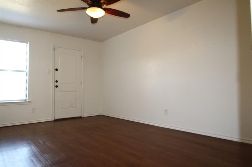 8024 W Elizabeth Lane - Photo 5