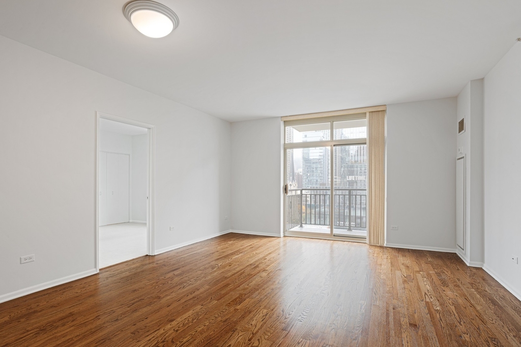 21 W Chestnut Street - Photo 2