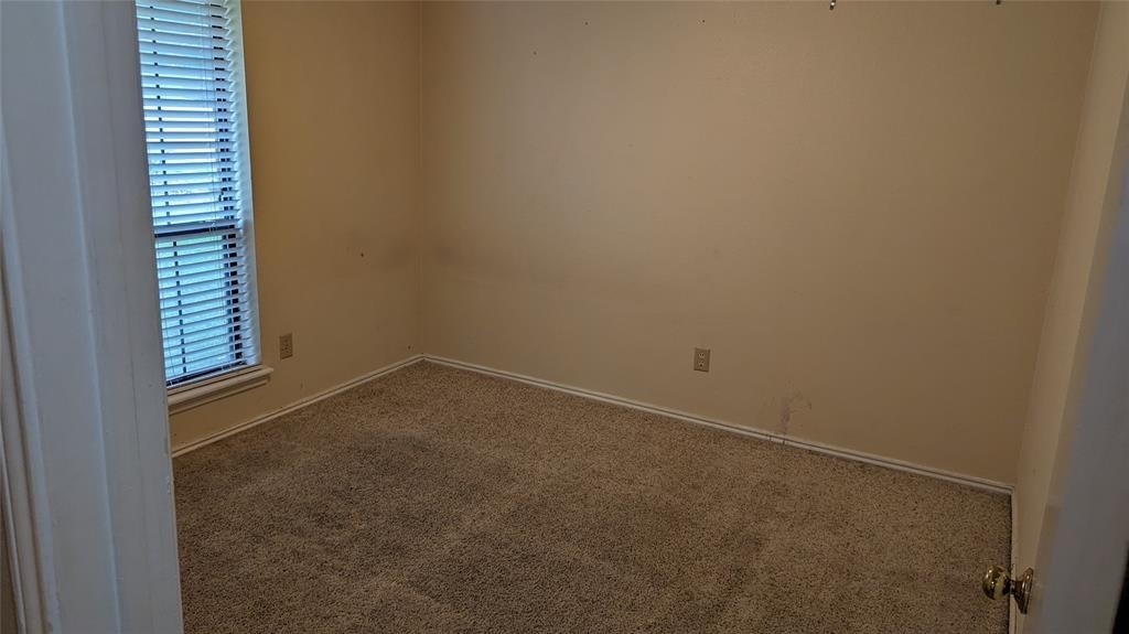 405 E Heath Street - Photo 6