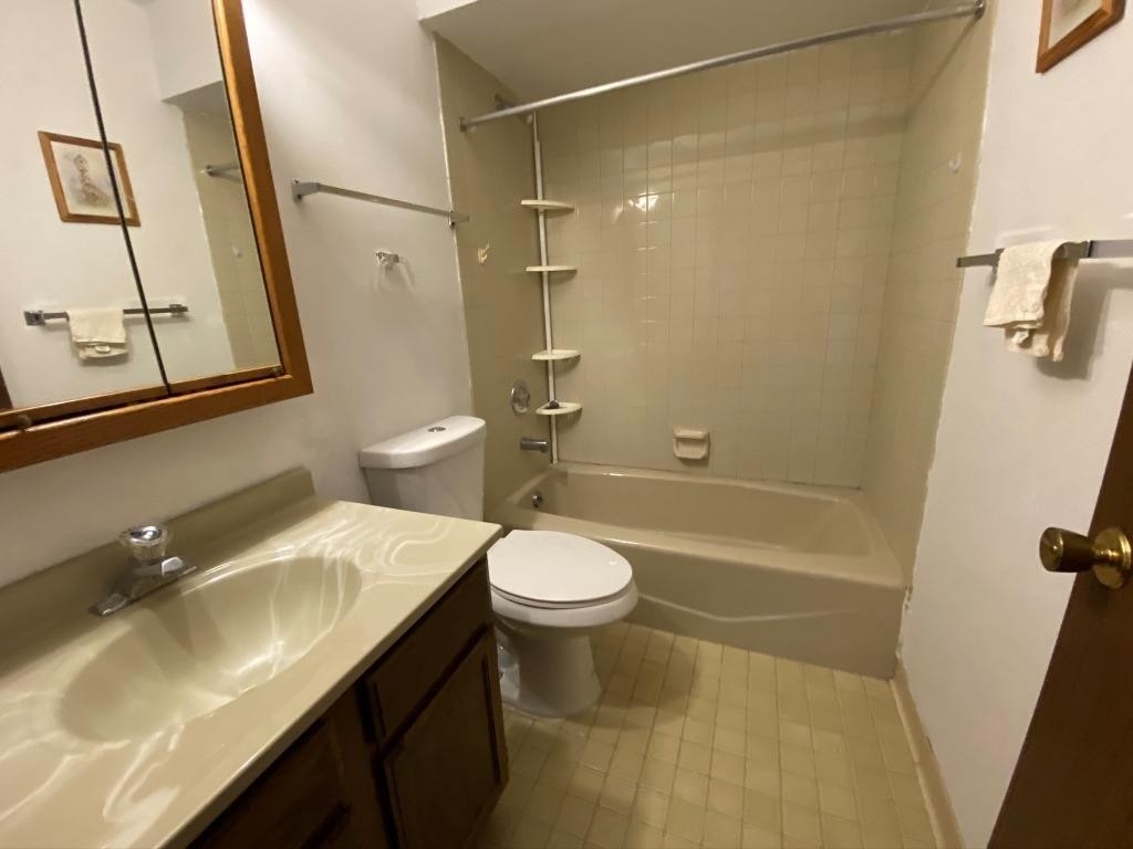 345 W 30th Place - Photo 16