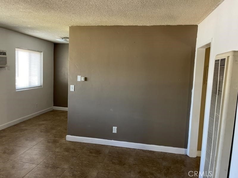 1115 Chestnut Street - Photo 1