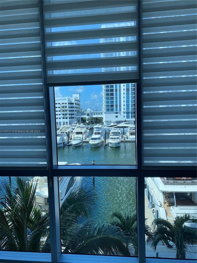 17111 Biscayne Blvd - Photo 17