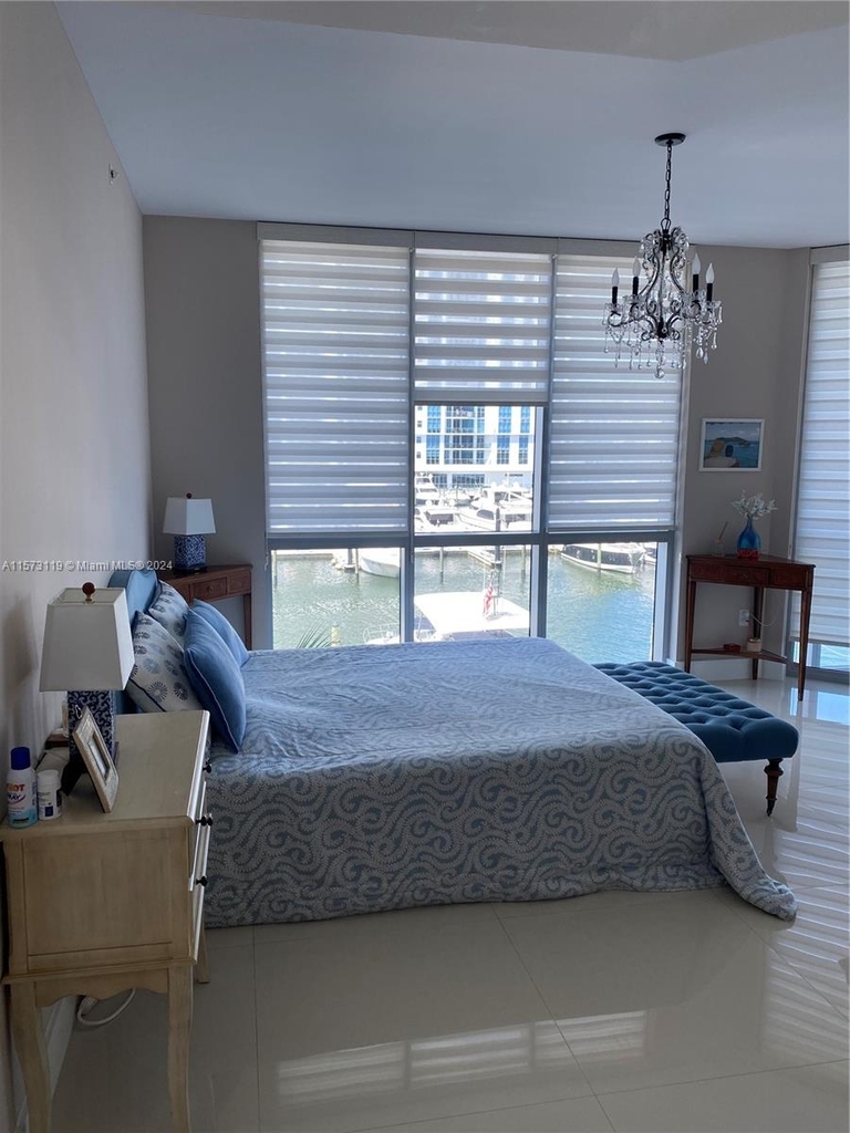 17111 Biscayne Blvd - Photo 20