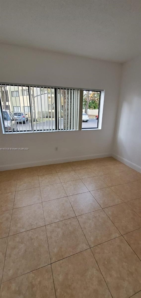 2550 Sw 18th Ter - Photo 23