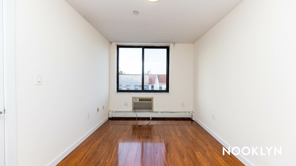 924 Metropolitan Avenue - Photo 11