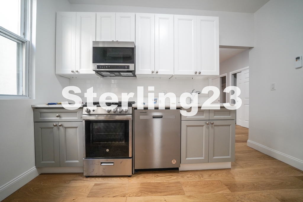 32-51 44th Street - Photo 0