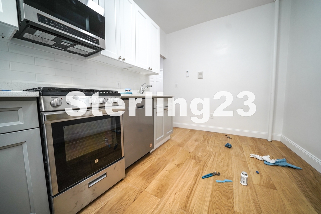 32-51 44th Street - Photo 2