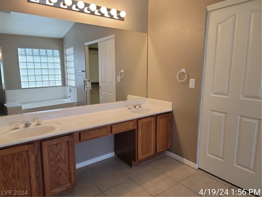 7813 Desert Candle Way - Photo 18