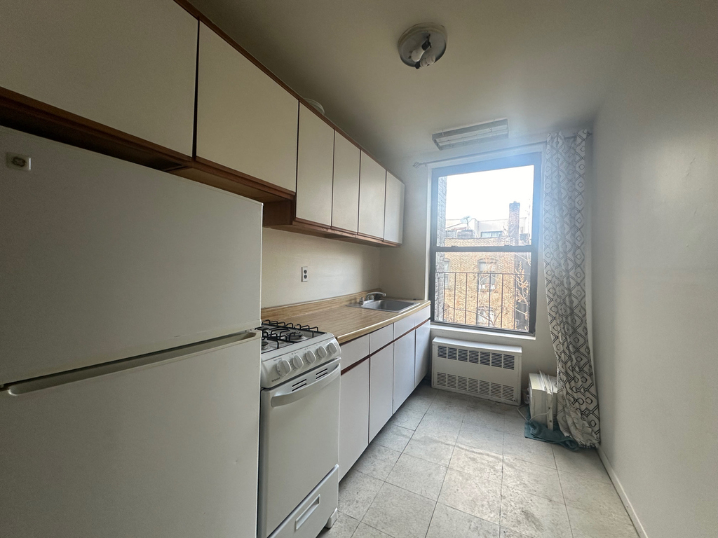 323A East 89th Street - Photo 10