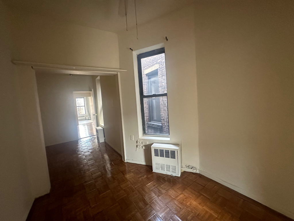 323A East 89th Street - Photo 4