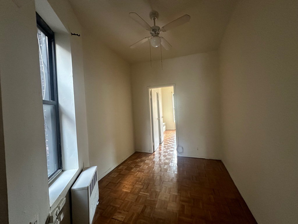 323A East 89th Street - Photo 2