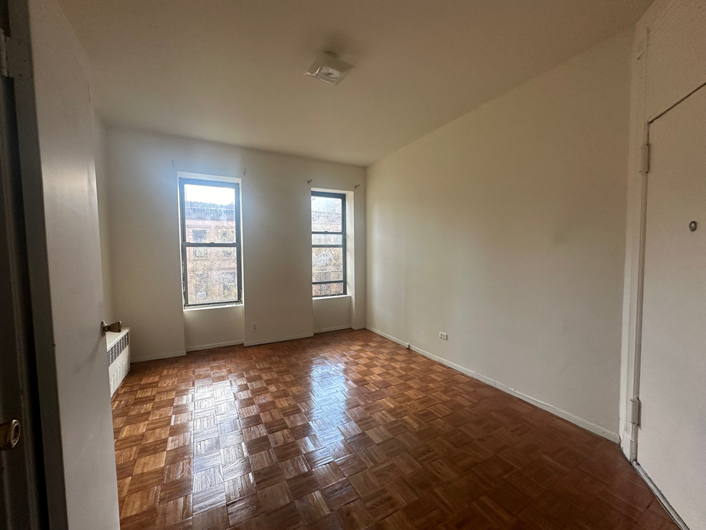 323A East 89th Street - Photo 5