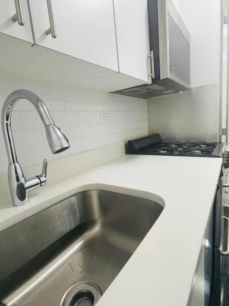  56th Street - Photo 9