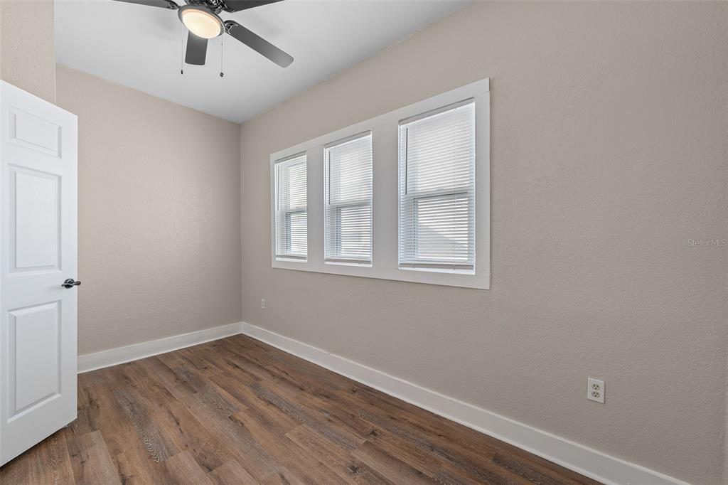 302 W Woodlawn Avenue - Photo 16