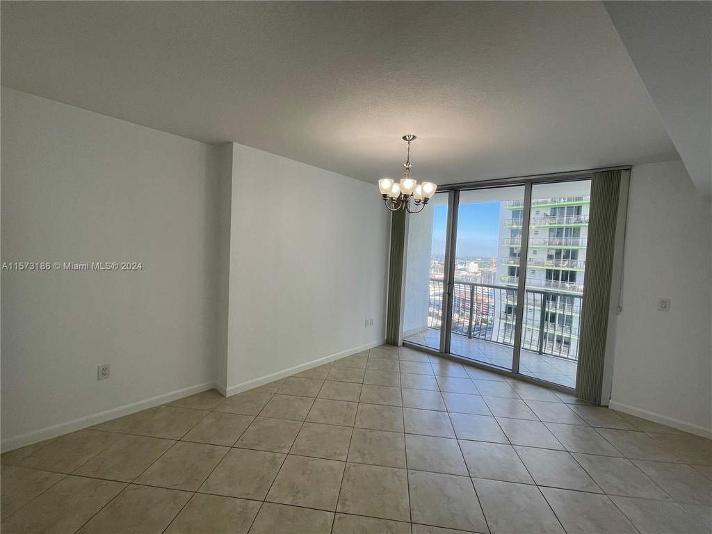 1750 N Bayshore Dr - Photo 7