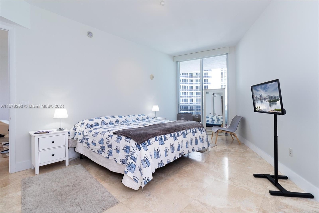 15811 Collins Ave - Photo 12