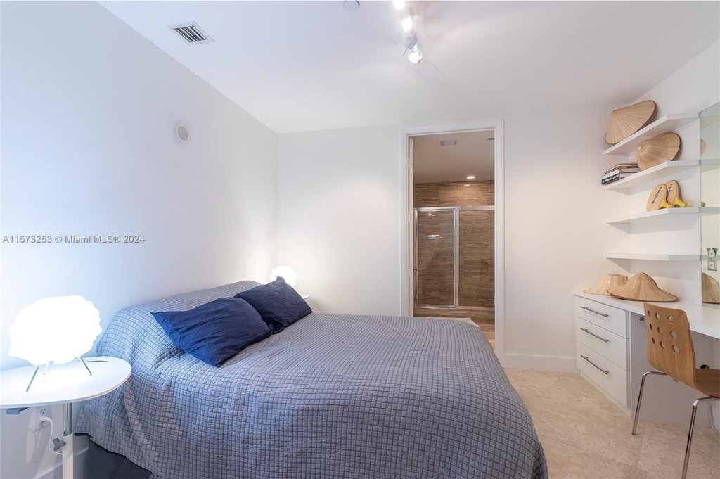 15811 Collins Ave - Photo 6