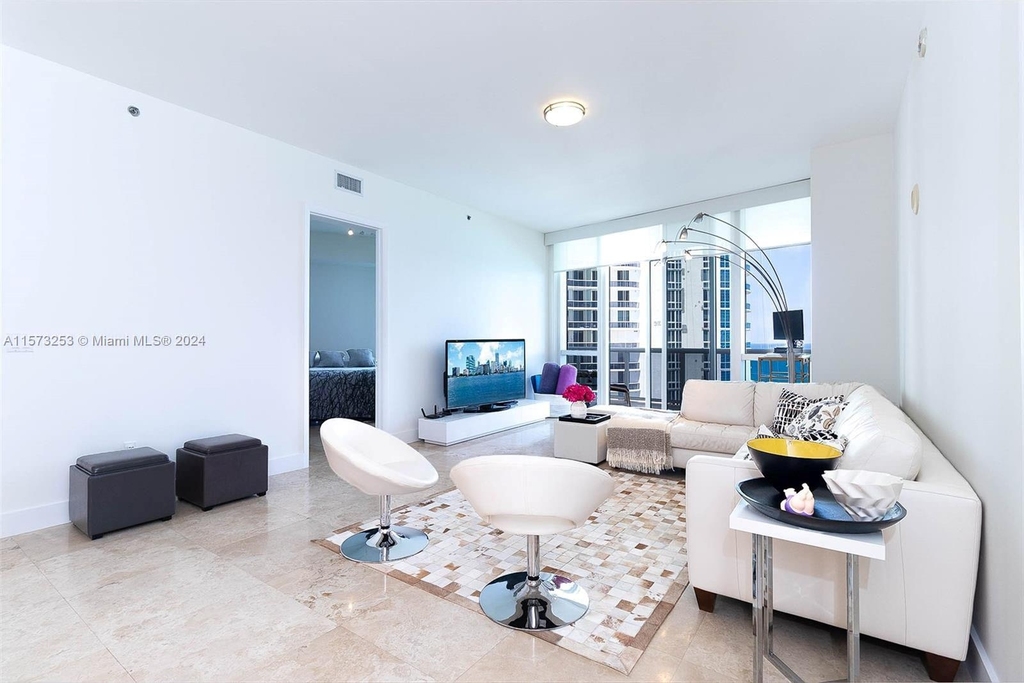 15811 Collins Ave - Photo 11