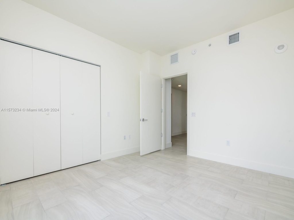 2000 Metropica Way - Photo 43