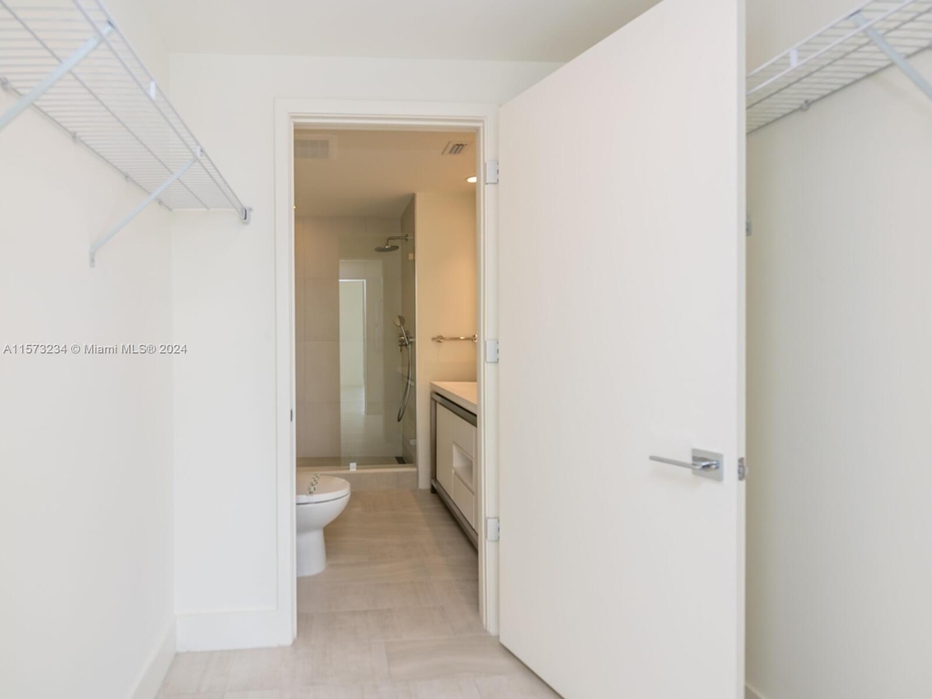 2000 Metropica Way - Photo 48