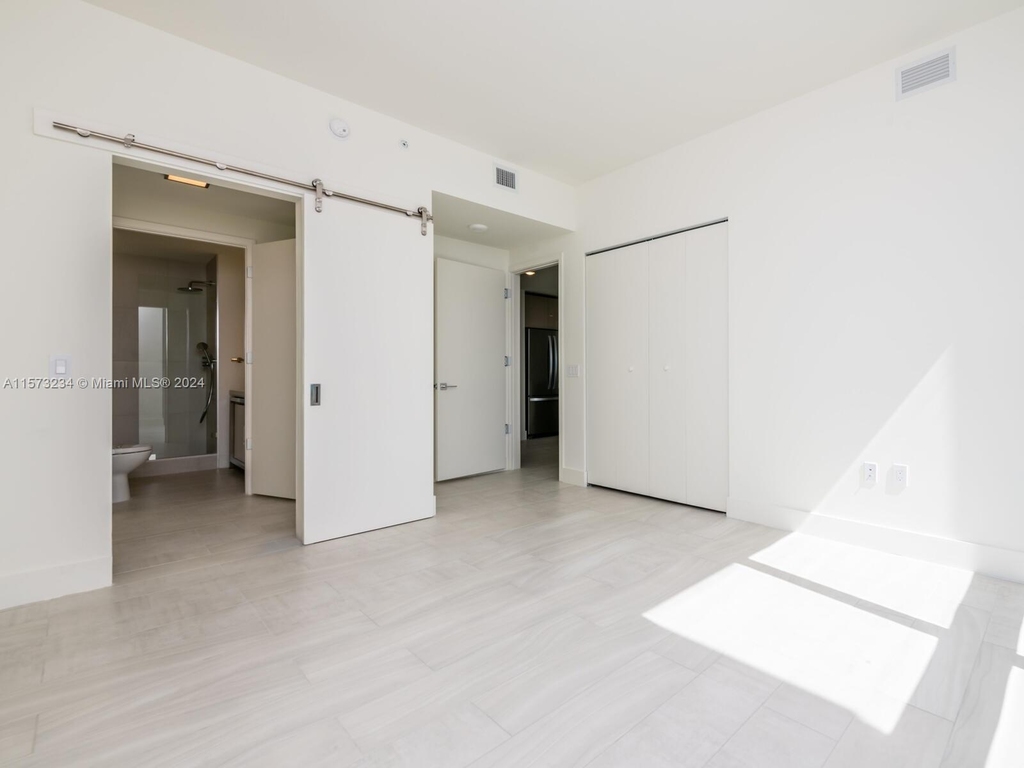 2000 Metropica Way - Photo 46