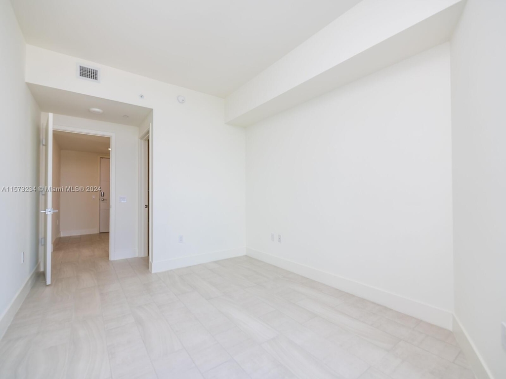 2000 Metropica Way - Photo 37