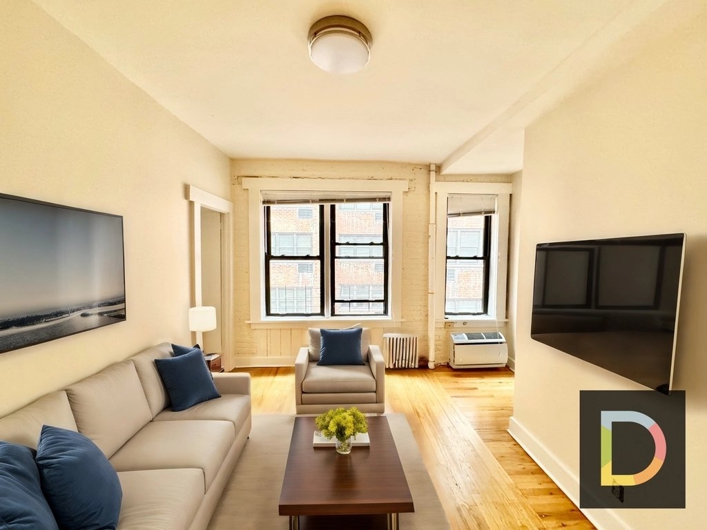 326 East 58th Street - Photo 0