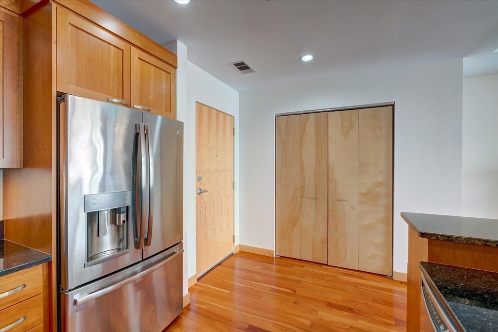 309 W Washington Avenue - Photo 5