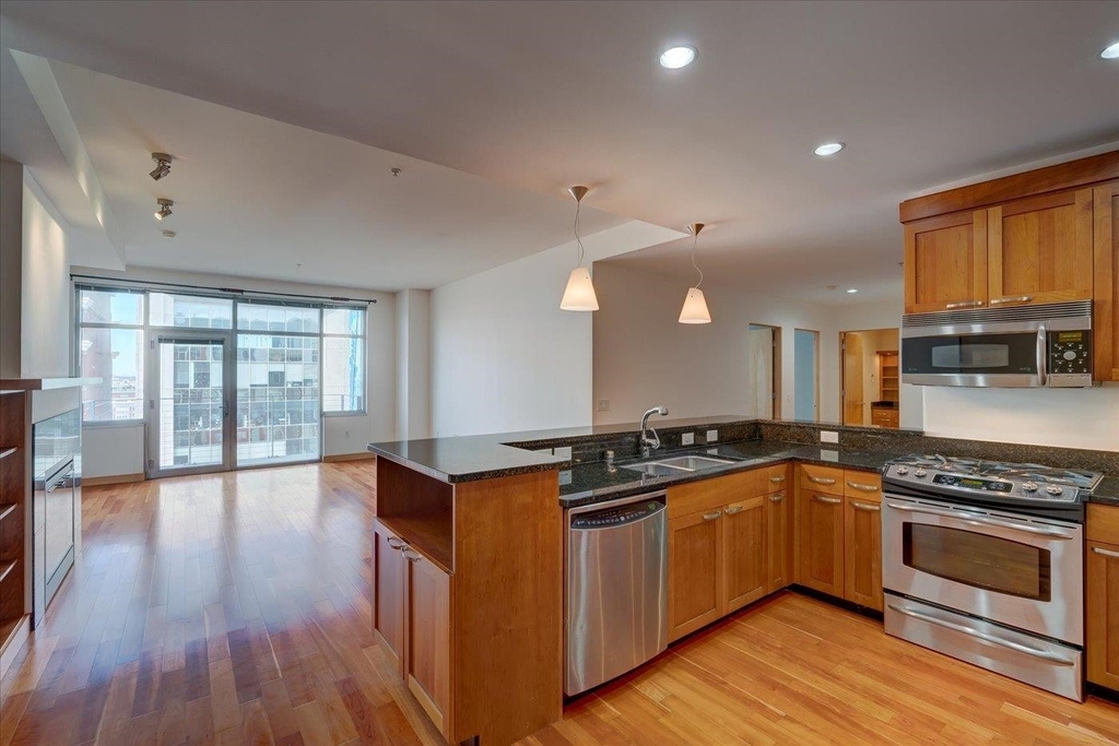 309 W Washington Avenue - Photo 2