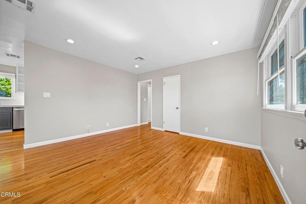 422 Voilet Avenue 1/2 - Photo 2