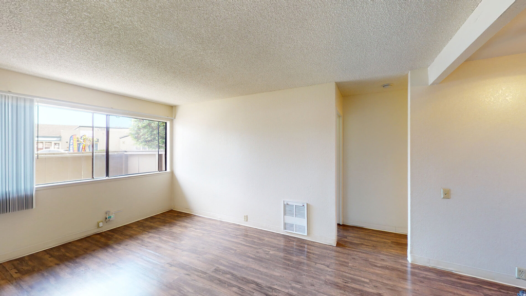 1185 Monroe Street - Photo 2