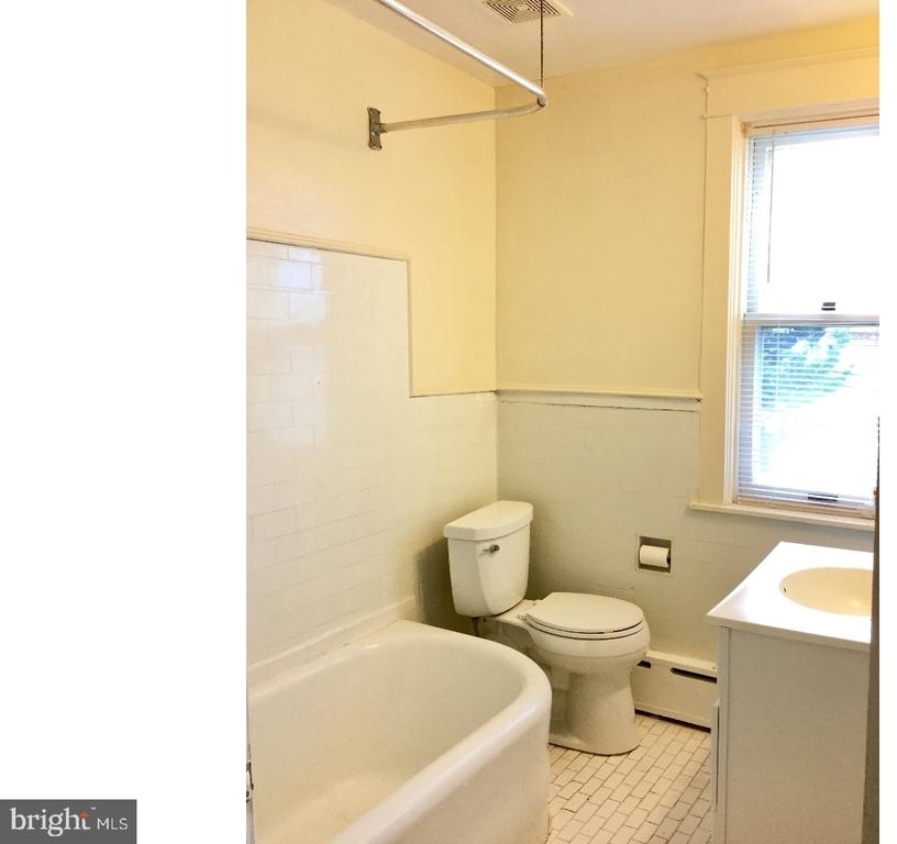 267 W Greenwood Ave - Photo 16