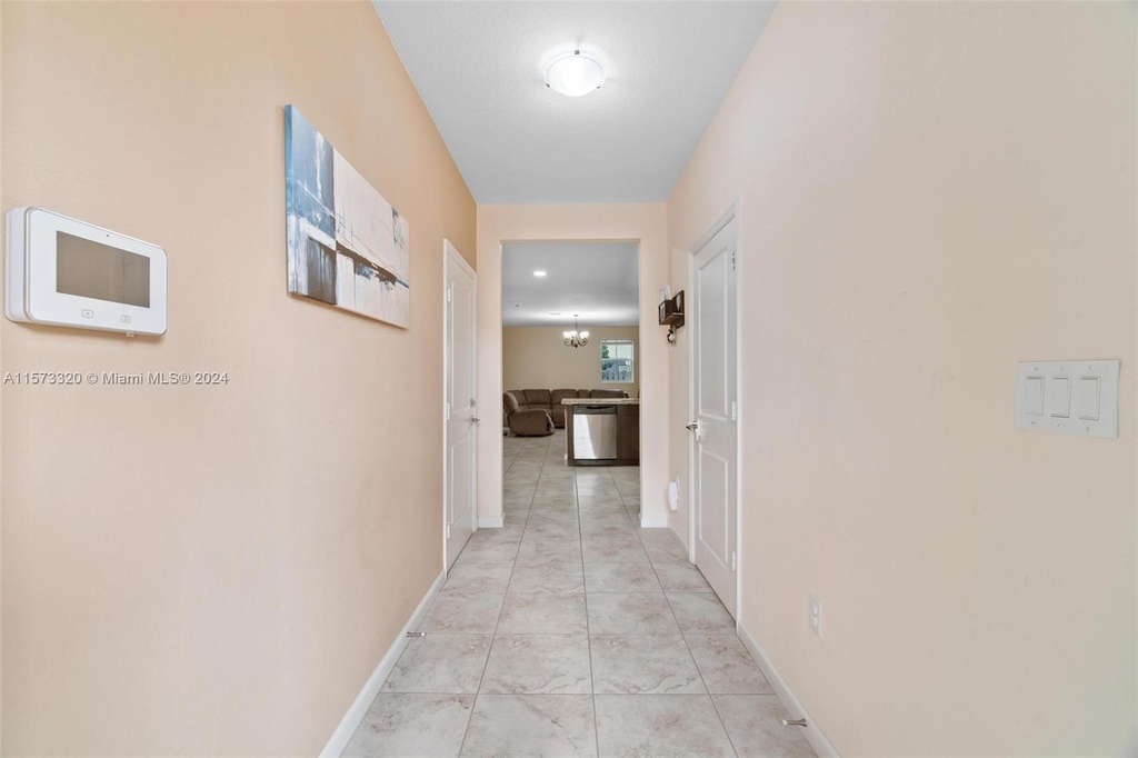 1471 Se 24th Ave - Photo 6