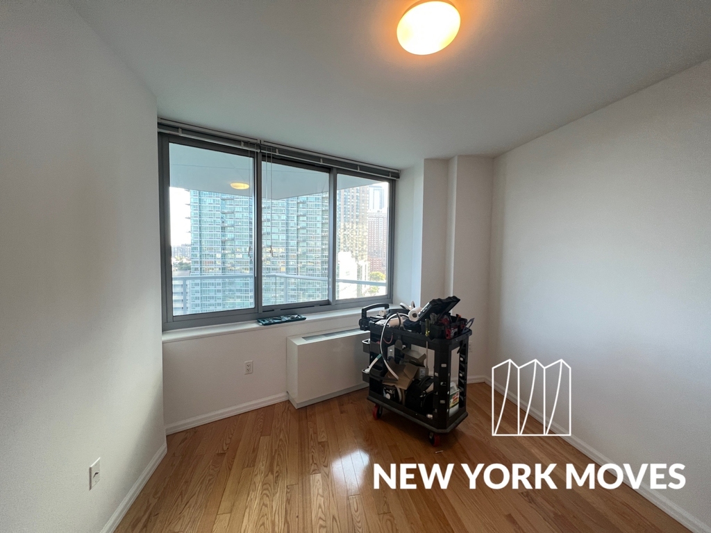 46 Center Blvd | Long Island City - Photo 4