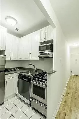 326 East 58th Street - Photo 1