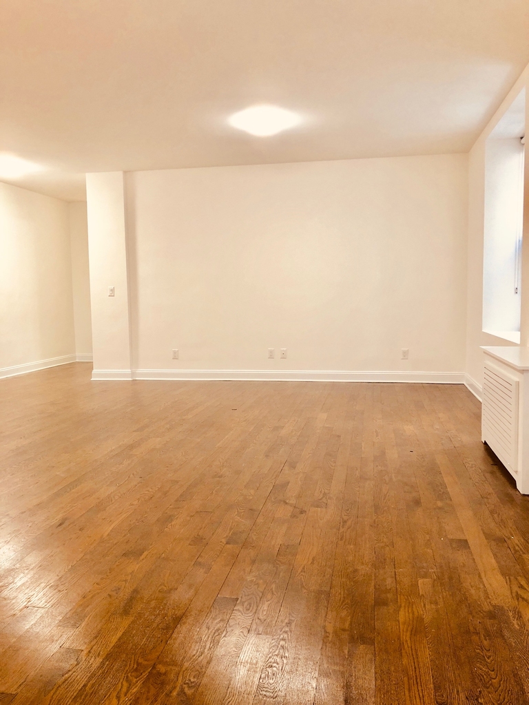 West 58th Street - Photo 4