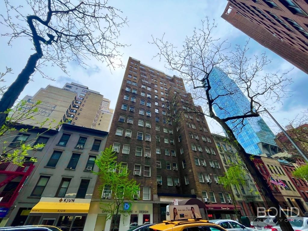 150 East 39th Street - Photo 0