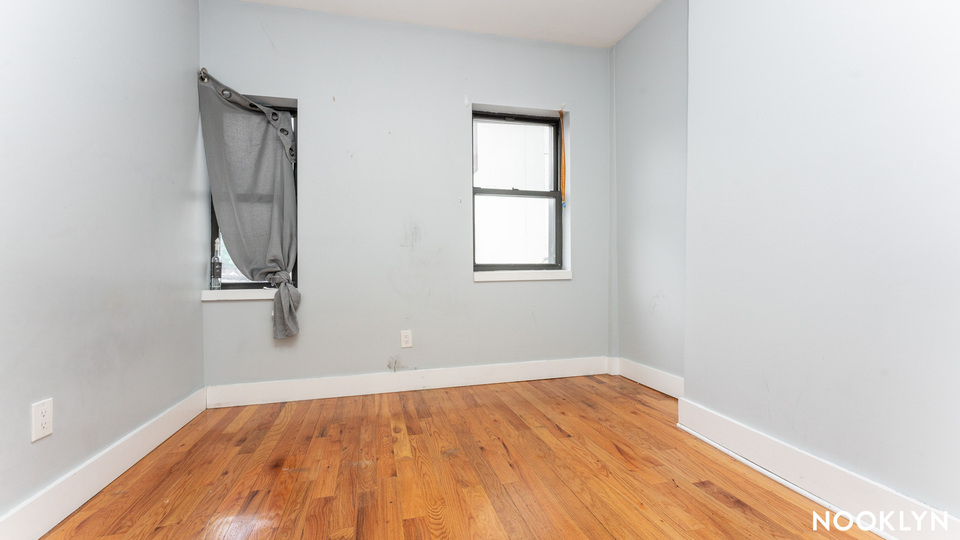 1425 Broadway - Photo 4