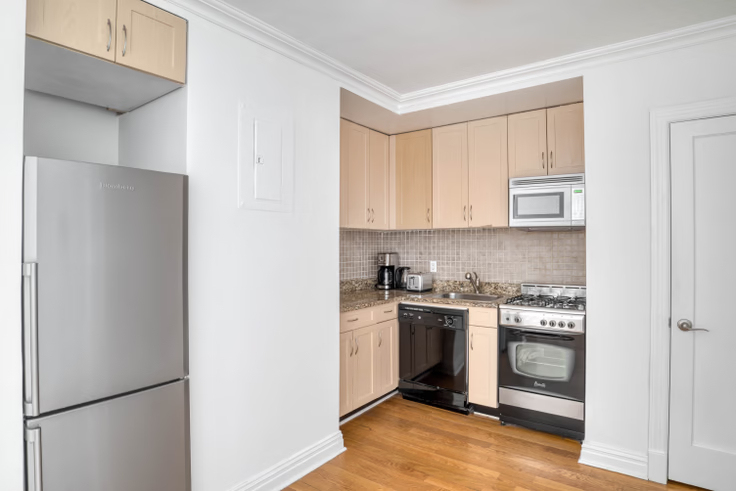 108 West 15th Street - Photo 4